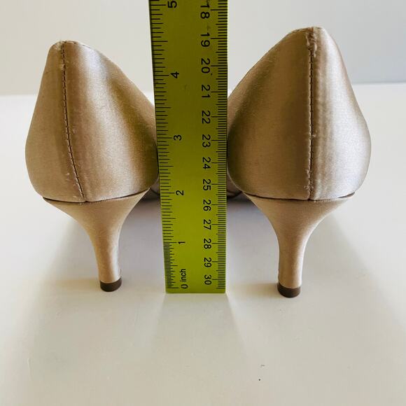 NEW Nina Rose Gold Satin Peep Toe Pumps Size 36.5 - Picture 7 of 7